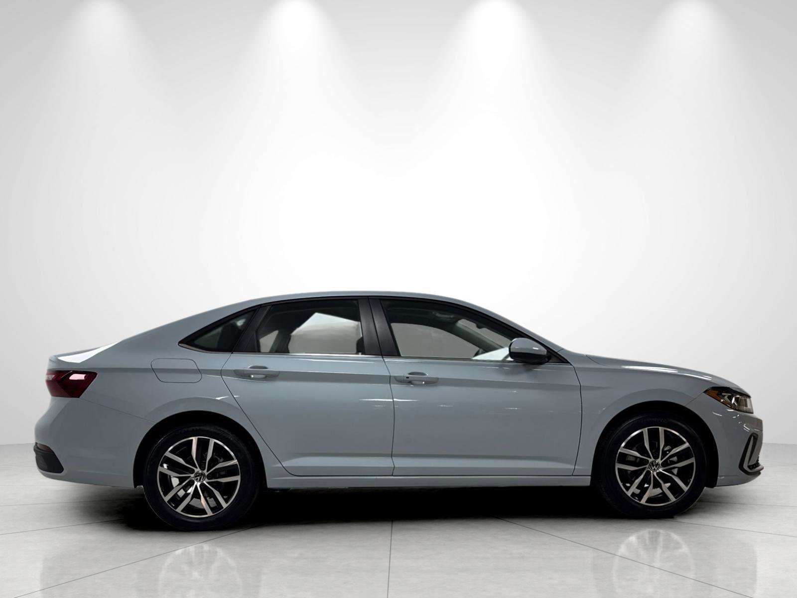 New 2026 Volkswagen Jetta SE FWD image 6