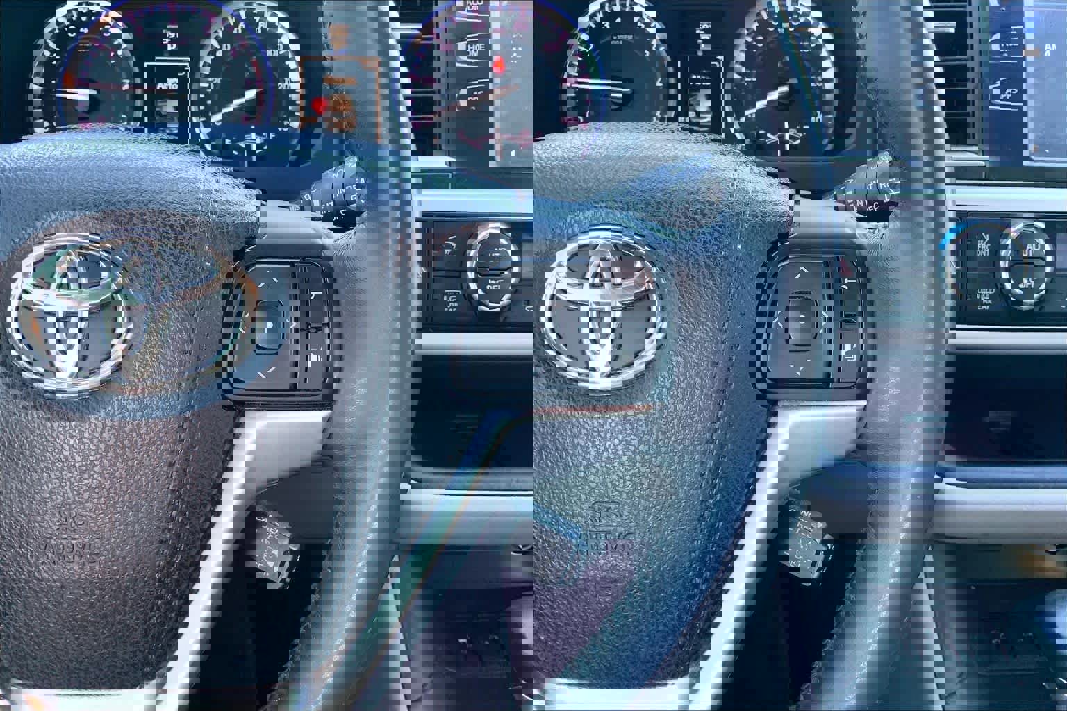 Used 2016 Toyota Highlander XLE image 25