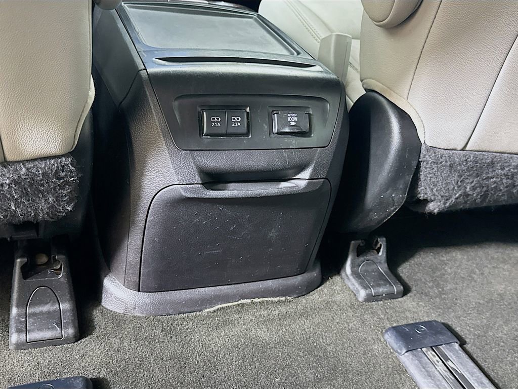 Used 2018 Toyota Sienna Limited Premium w/ Carpet Mat Package image 30