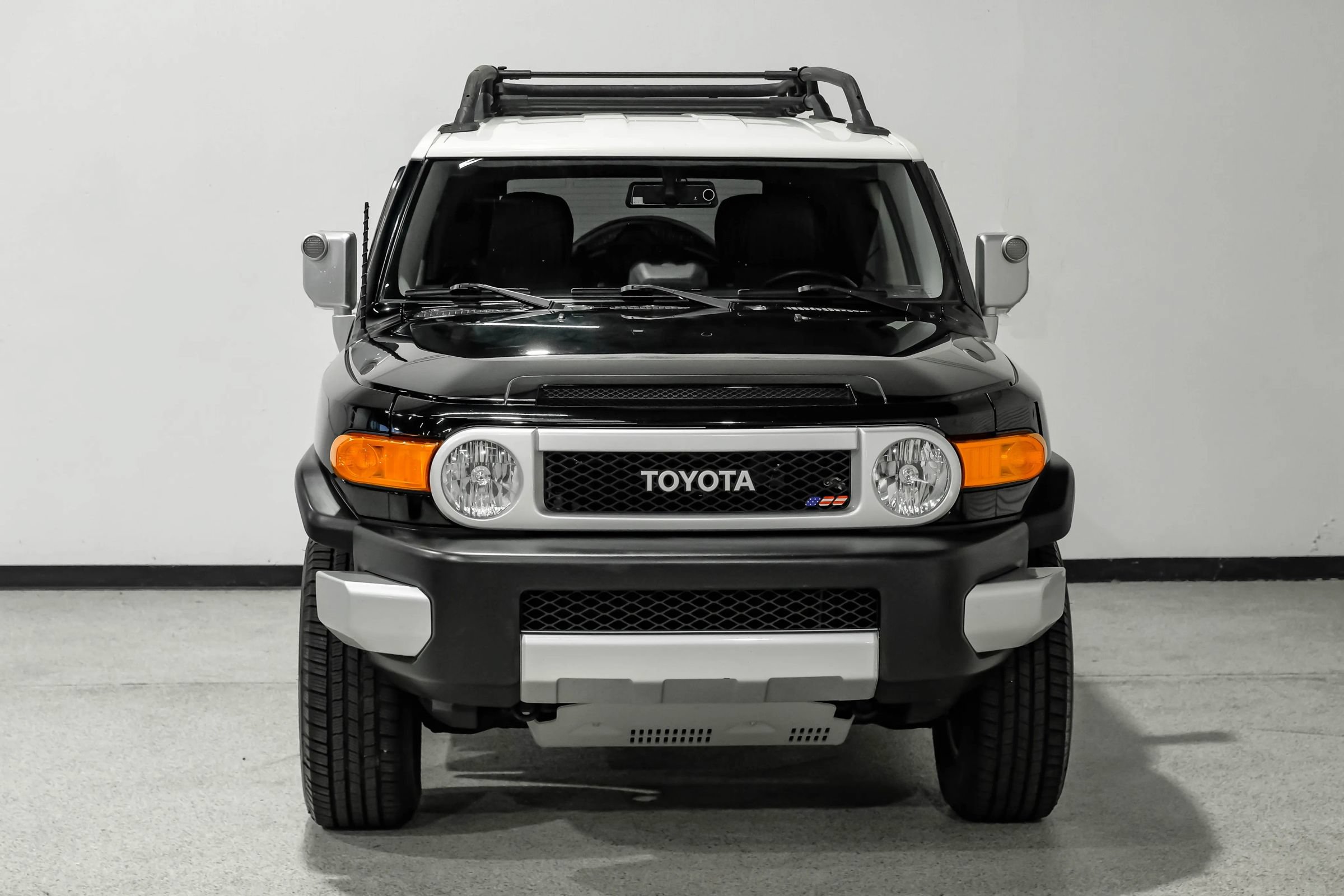 Used 2013 Toyota FJ Cruiser 4WD w/ Upgrade Pkg image 3