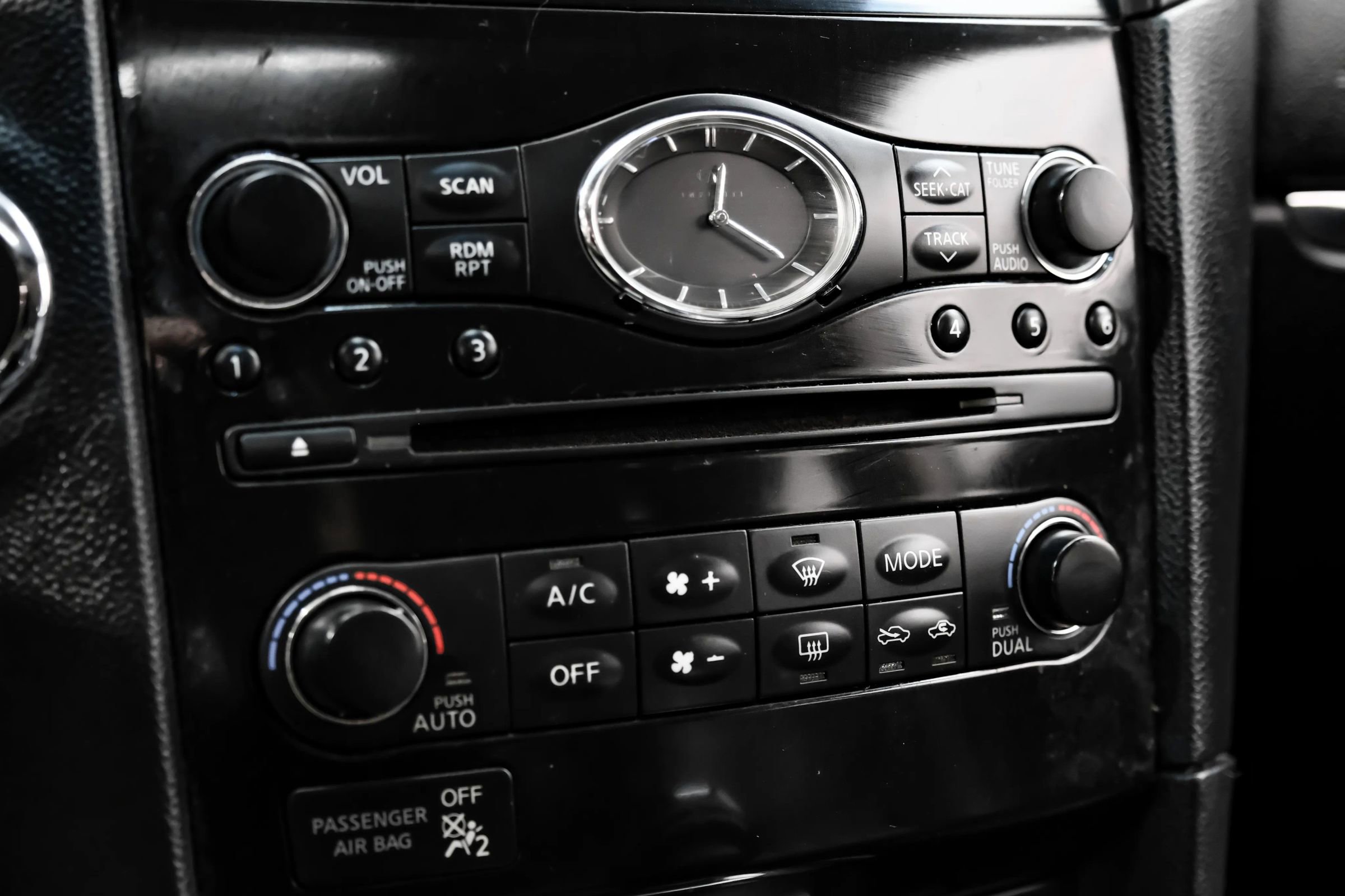 Used 2016 INFINITI QX70 3.7 image 30