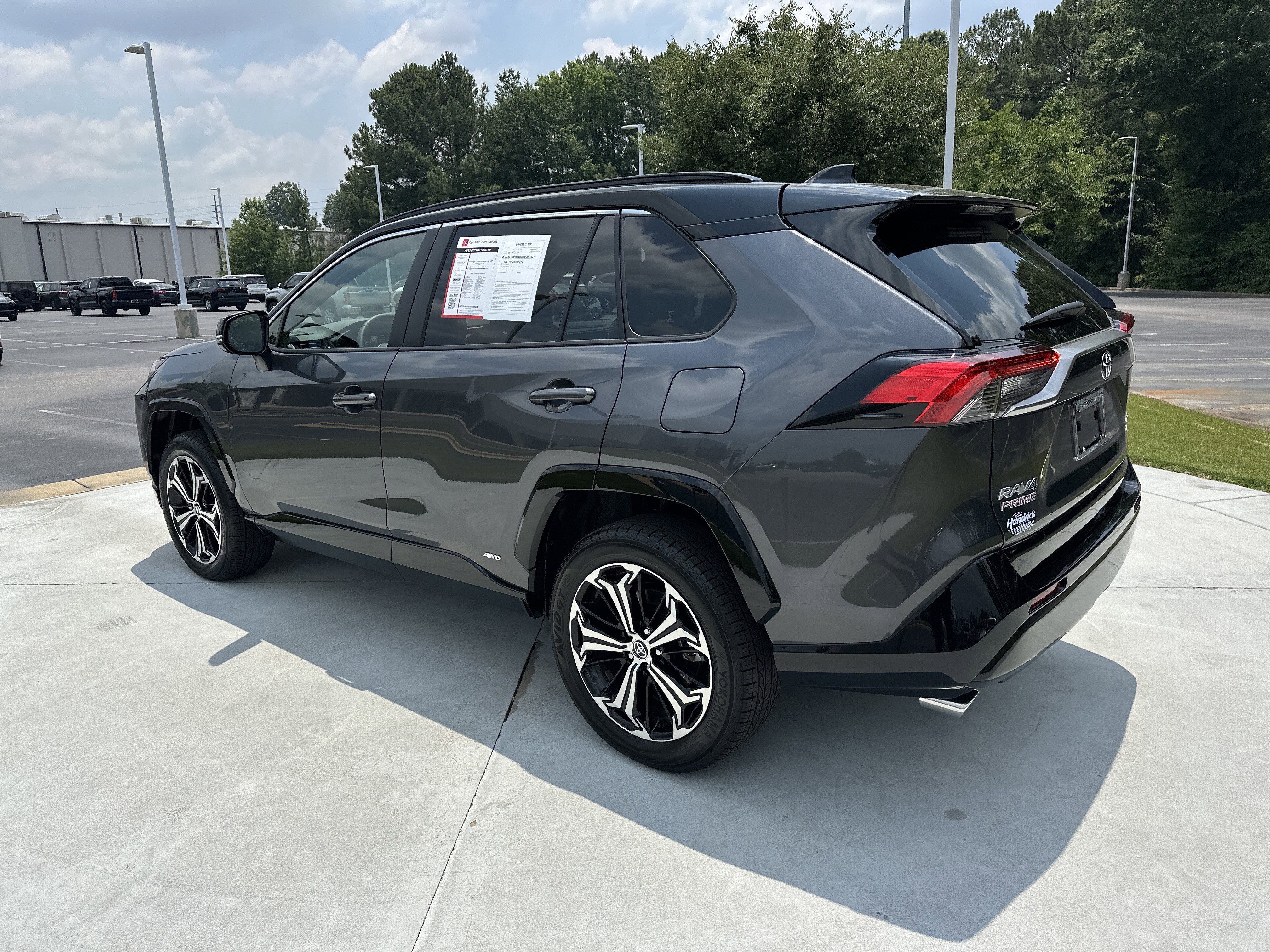 Used 2025 Toyota RAV4 XSE AWD/4WD image 8