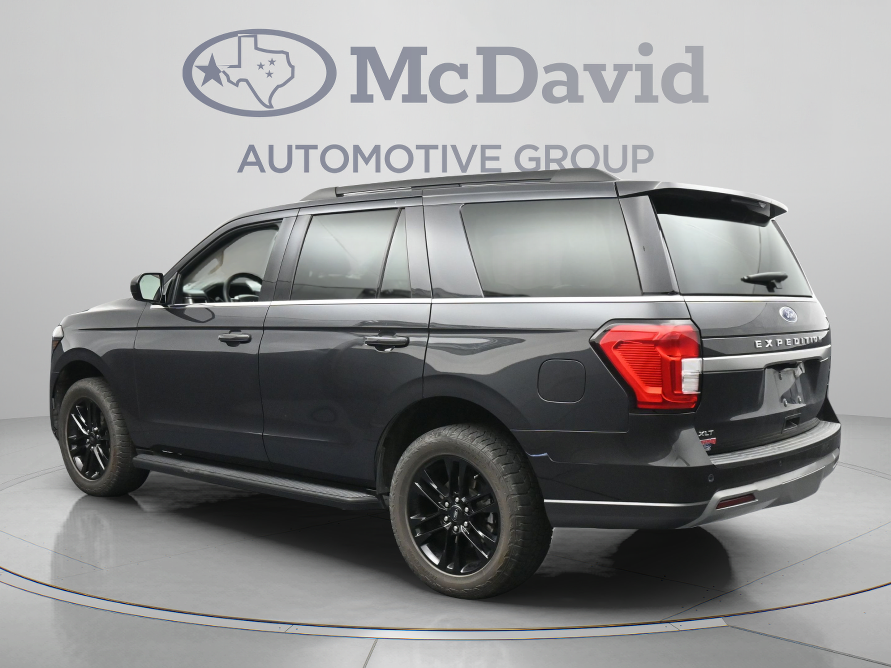 Used 2024 Ford Expedition XLT RWD image 6