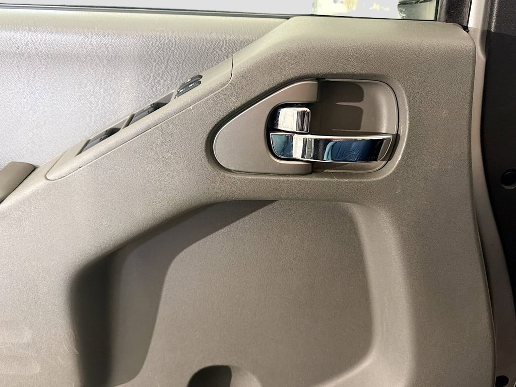 Used 2019 Nissan Frontier SV image 19