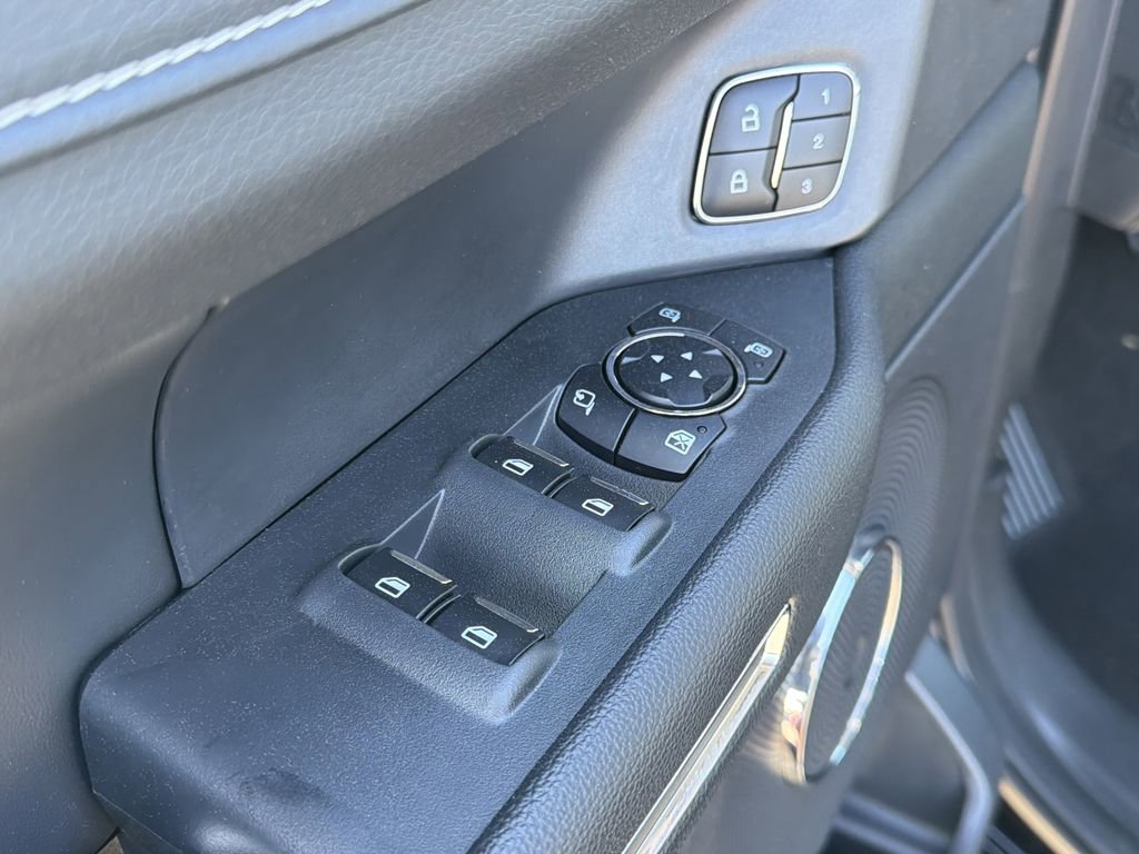 Used 2023 Ford Expedition Max XLT image 27