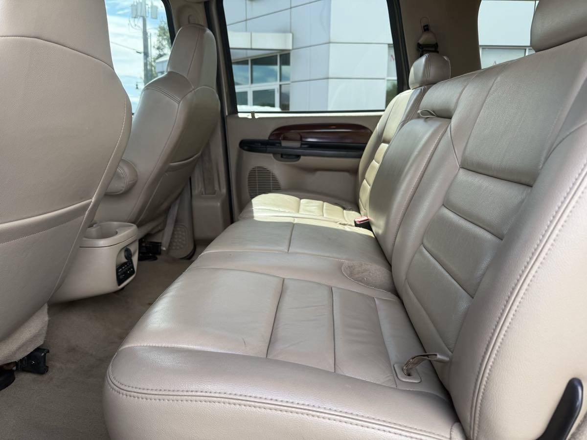 Used 2005 Ford Excursion Limited AWD/4WD image 17