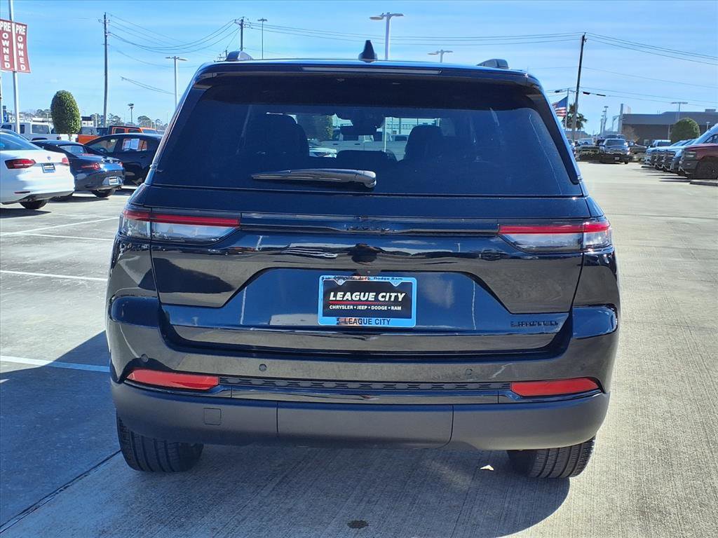 Used 2025 Jeep Grand Cherokee Limited w/ Black Appearance Package image 6