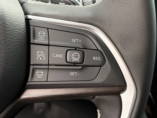 New 2026 Jeep Grand Cherokee Limited w/ Luxury Tech Group II AWD/4WD image 18