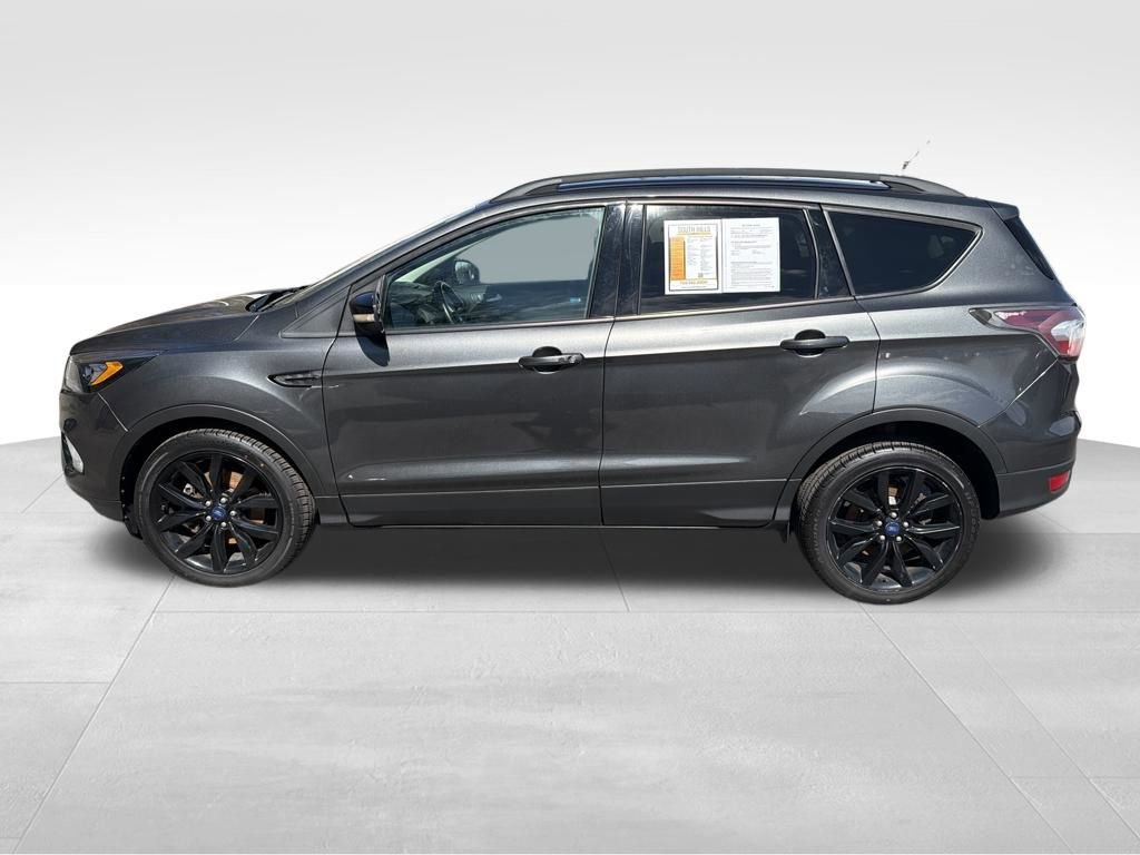 Used 2017 Ford Escape Titanium image 4
