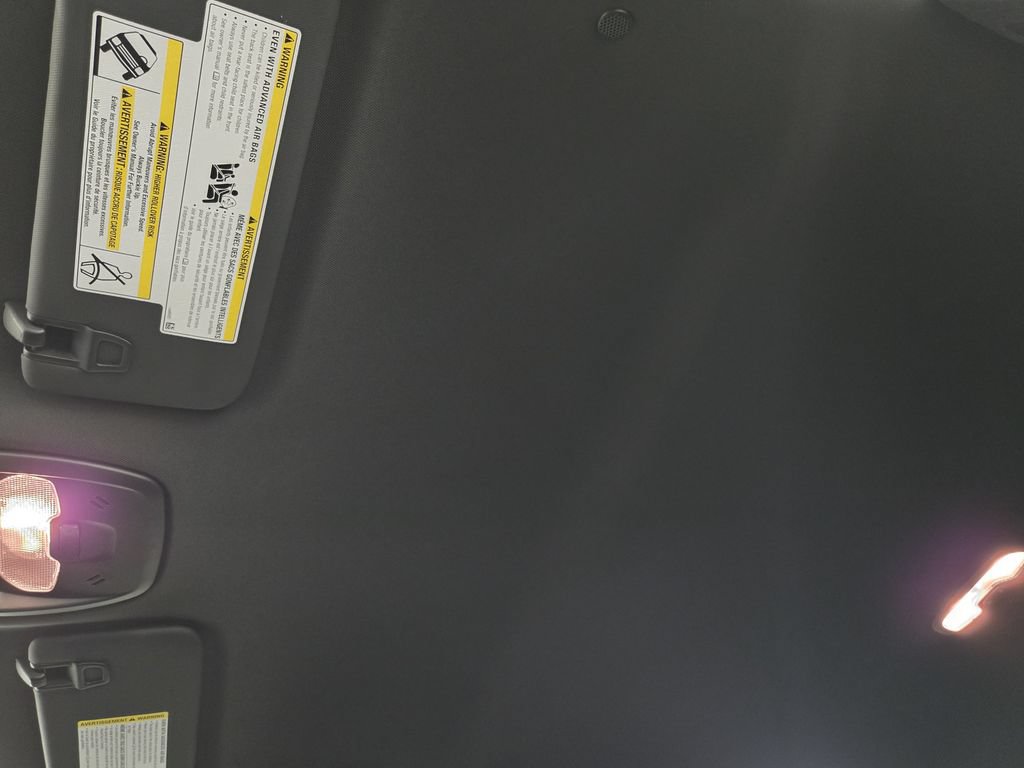 Used 2024 Chevrolet Trax RS FWD image 28