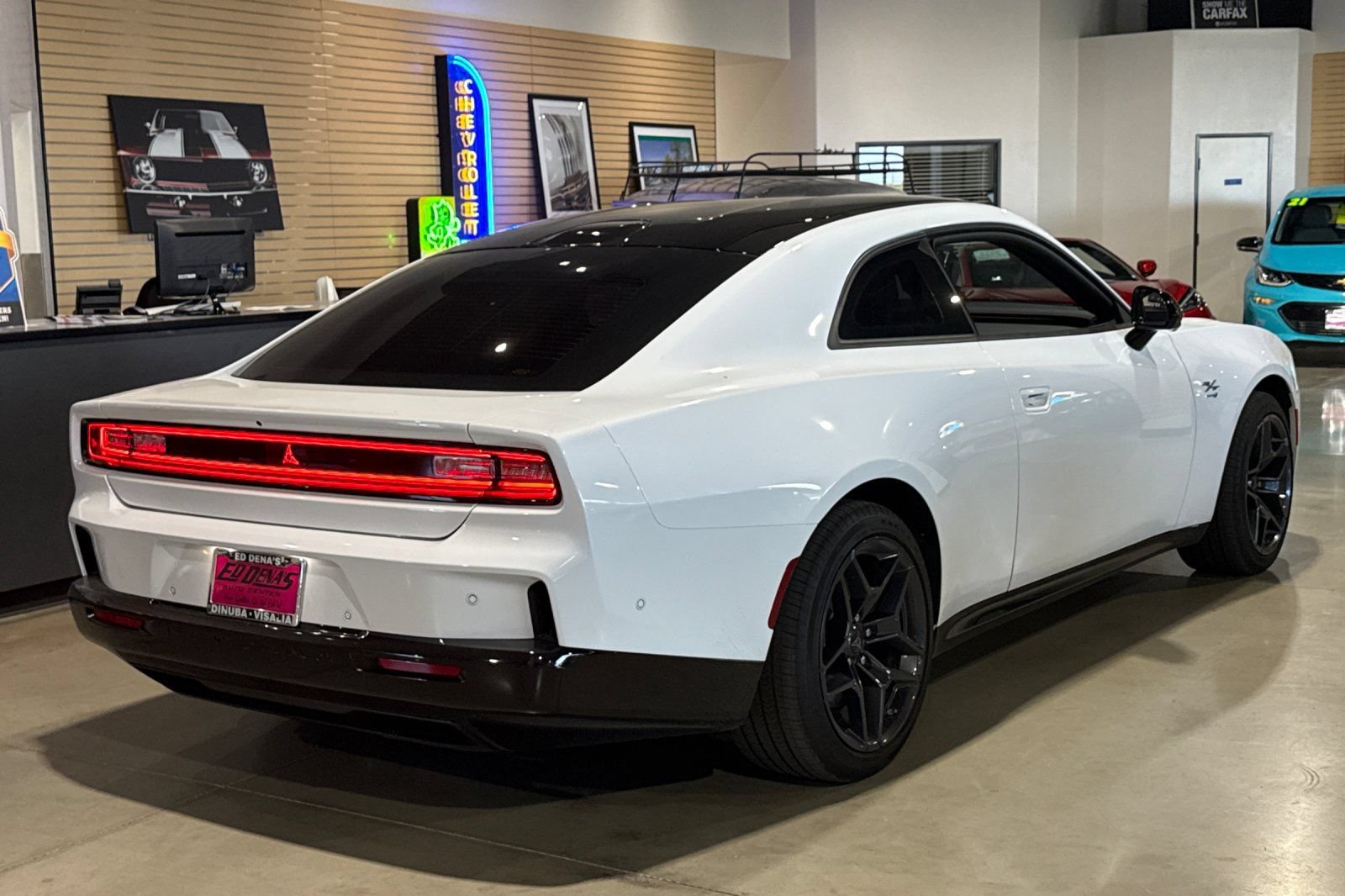 Used 2024 Dodge Charger Daytona R/T w/ Plus Group AWD/4WD image 4