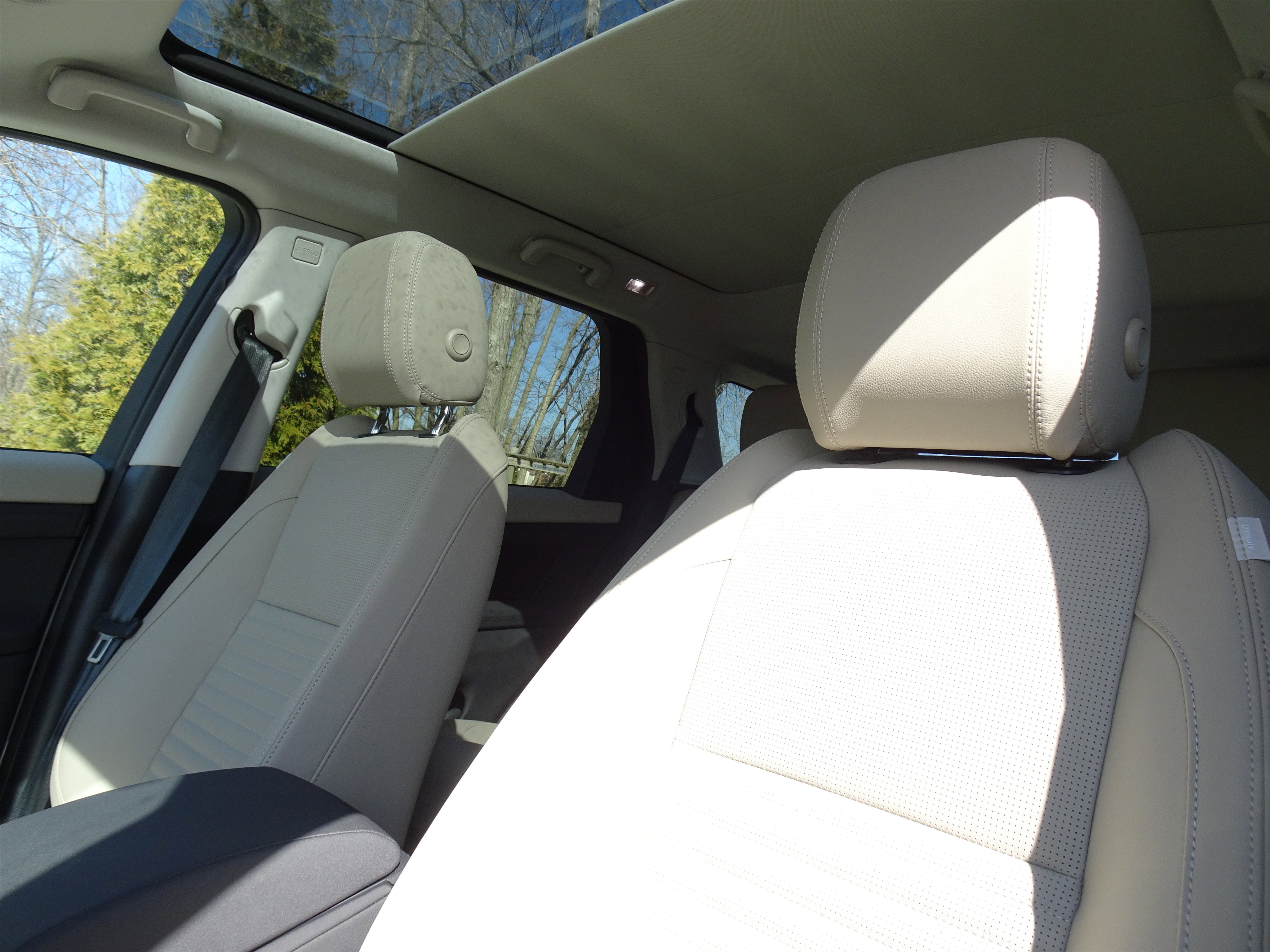 New 2025 Land Rover Discovery Sport S image 13