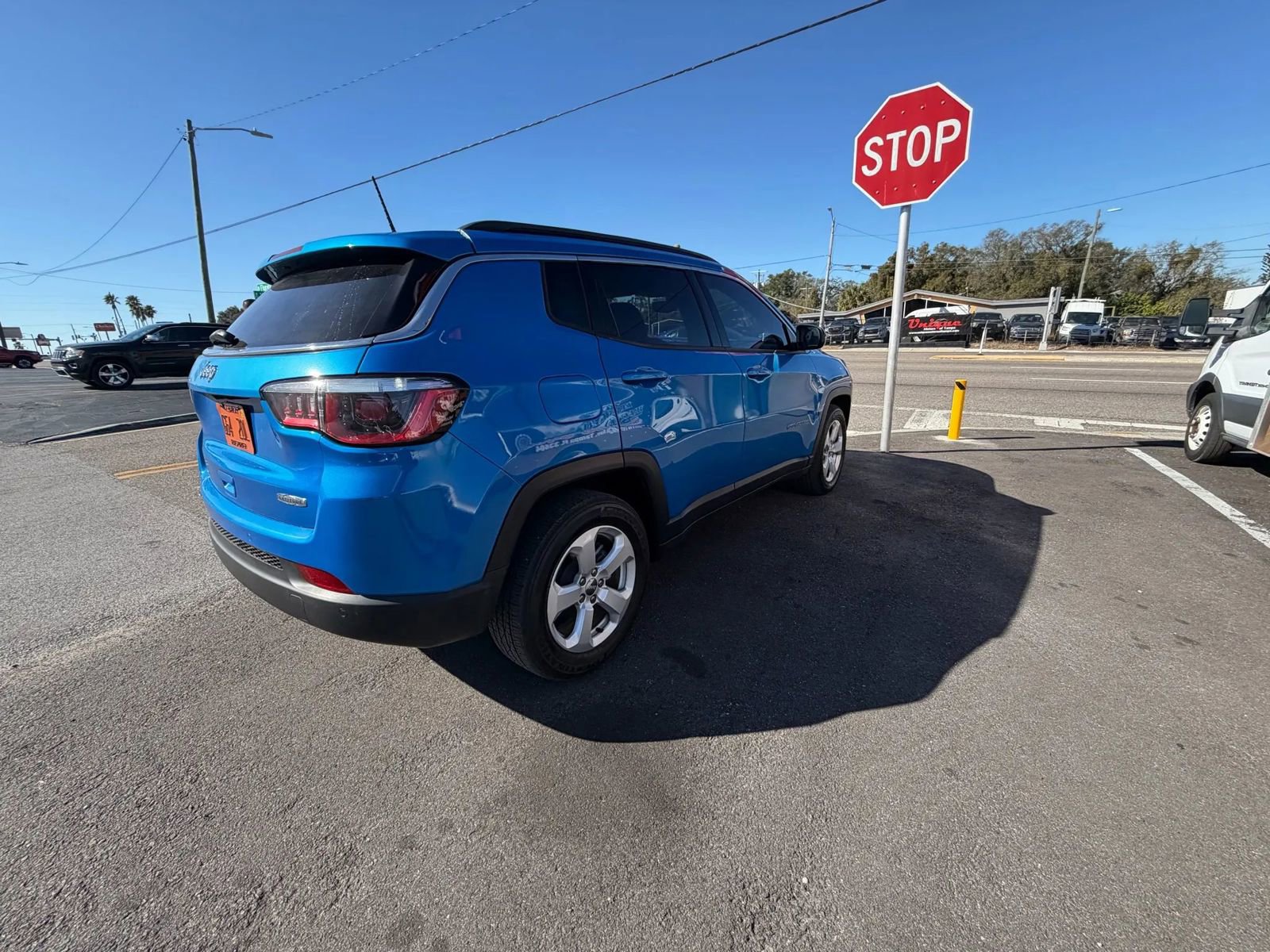 Used 2019 Jeep Compass Latitude FWD image 16