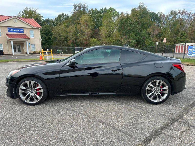 Used 2013 Hyundai Genesis 2.0T RWD image 4