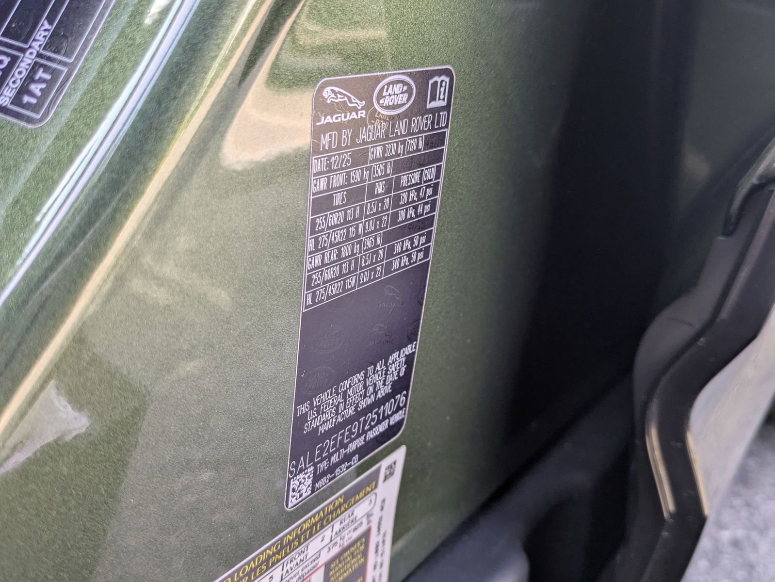 New 2026 Land Rover Defender 110 X-Dynamic SE AWD/4WD image 31