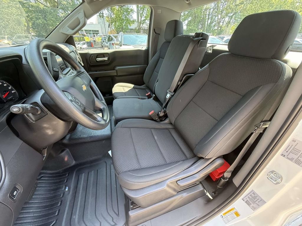 Used 2025 Chevrolet Silverado 1500 W/T RWD image 7