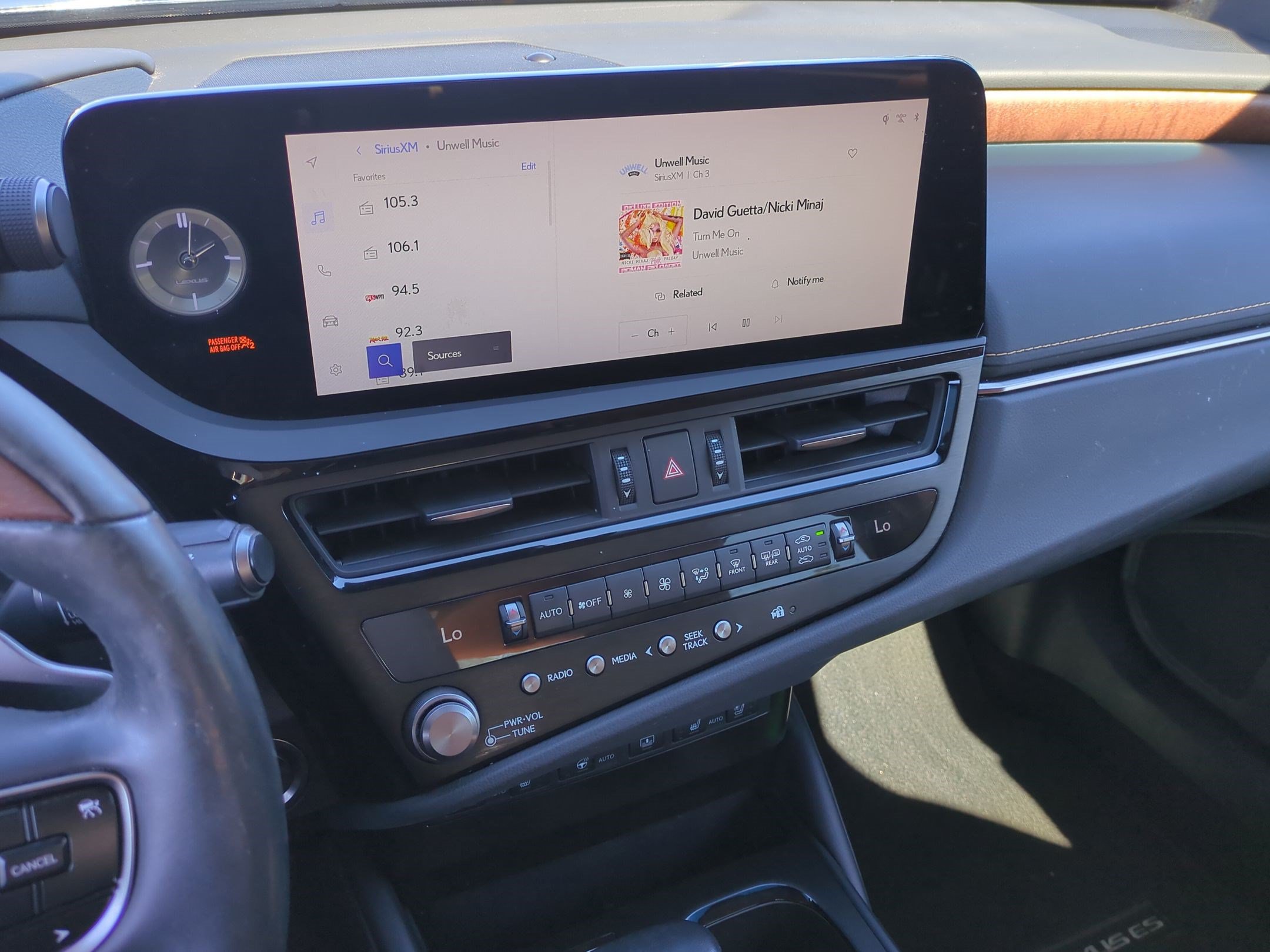 Used 2023 Lexus ES 350 Ultra Luxury w/ Accessory Package (Z2) FWD image 23