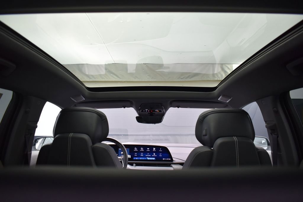 Certified 2025 Cadillac Optiq Sport 2 w/ LPO, Floor Liner Package AWD/4WD image 29