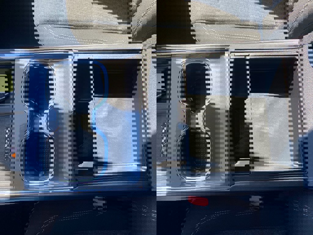 Used 2025 GMC Acadia Elevation image 38