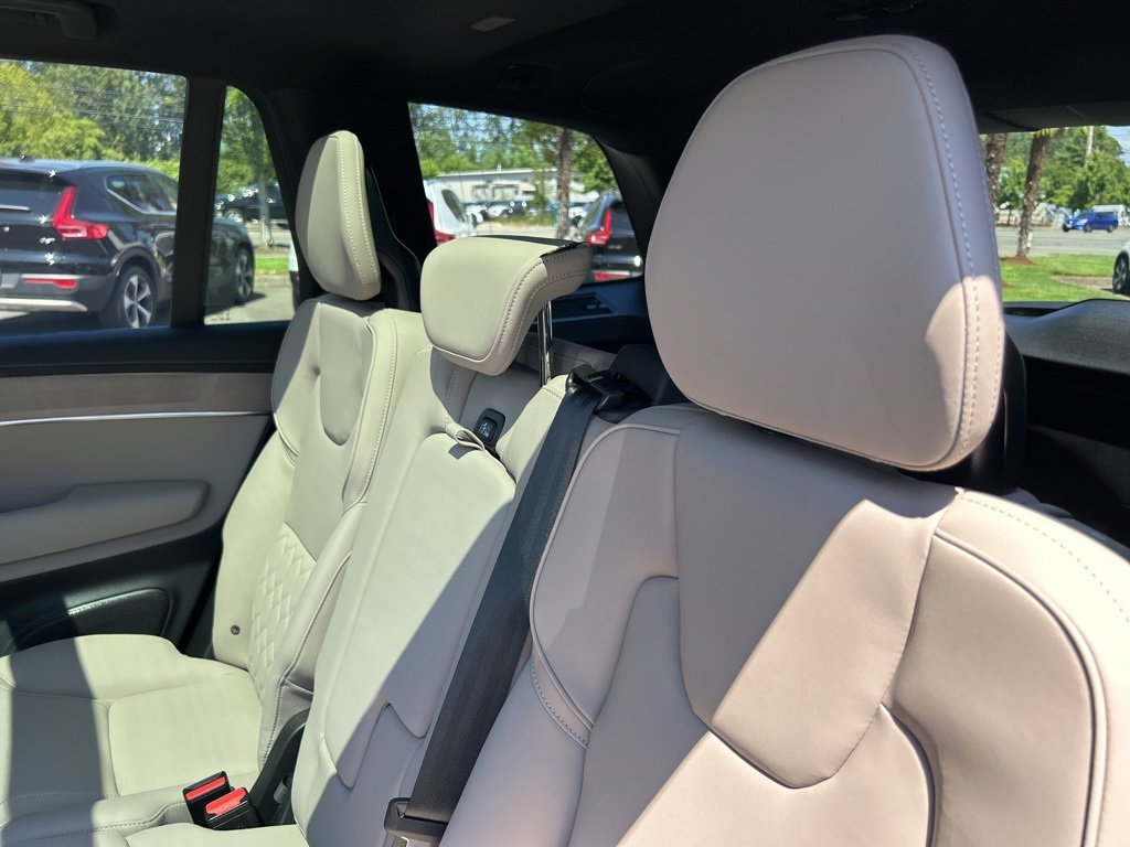 New 2026 Volvo XC90 B6 Plus w/ Protection Package Premier image 6