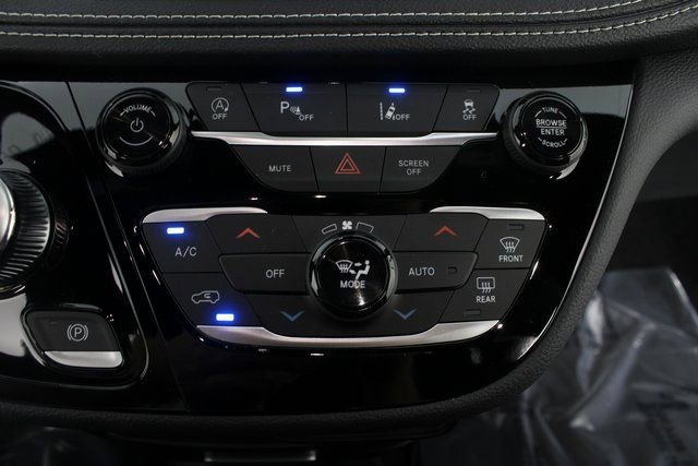 New 2026 Chrysler Pacifica Select image 6