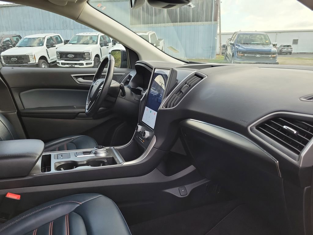 Used 2023 Ford Edge SEL w/ Sport Appearance Package image 35