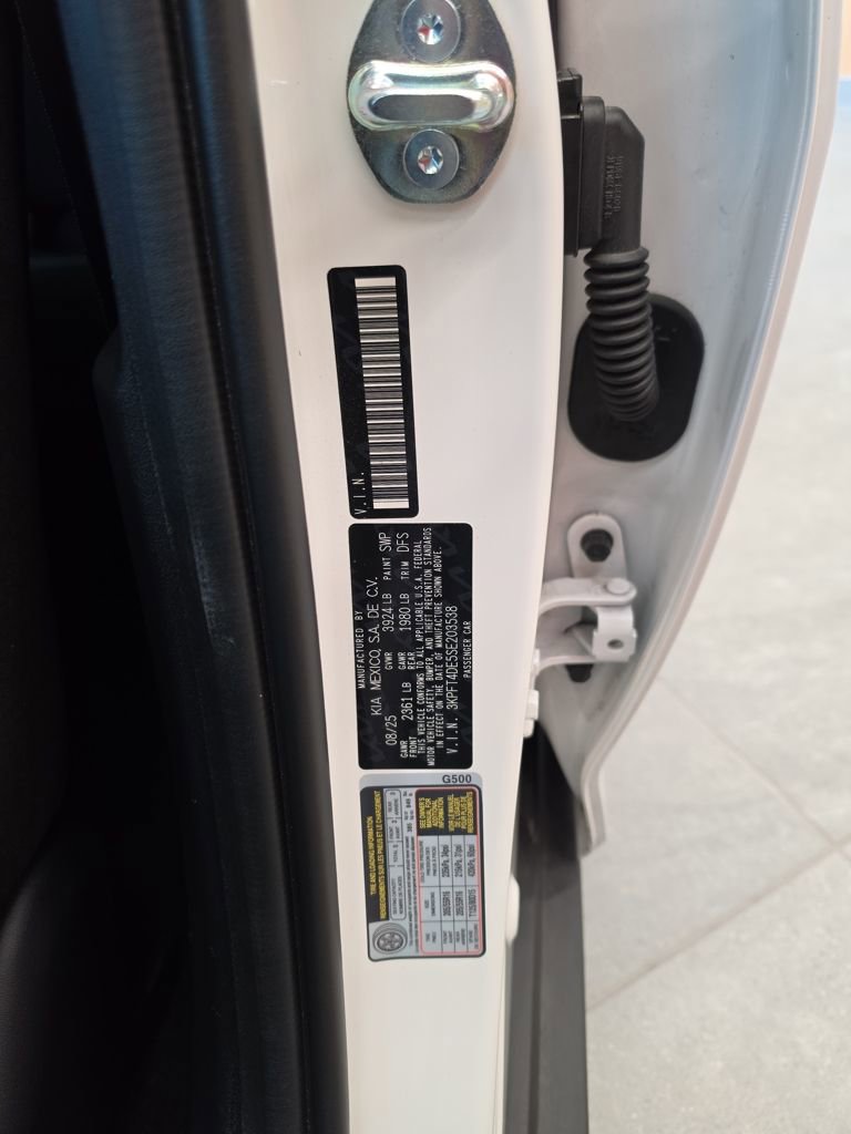 Certified 2025 Kia K4 LXS image 38