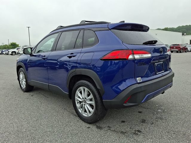 Certified 2025 Toyota Corolla Cross LE w/ Moonroof Package AWD/4WD image 4