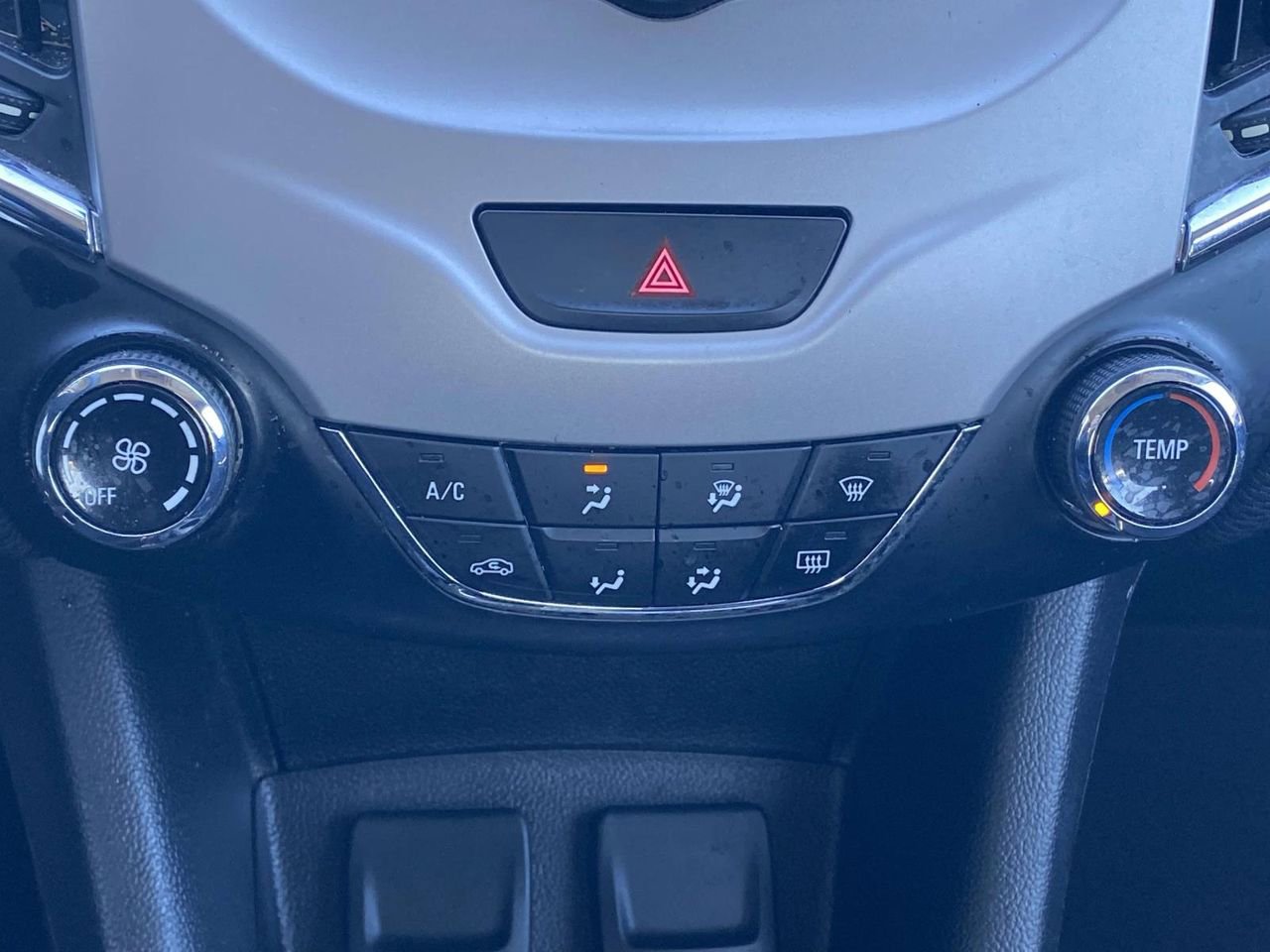 Used 2018 Chevrolet Cruze LS image 23