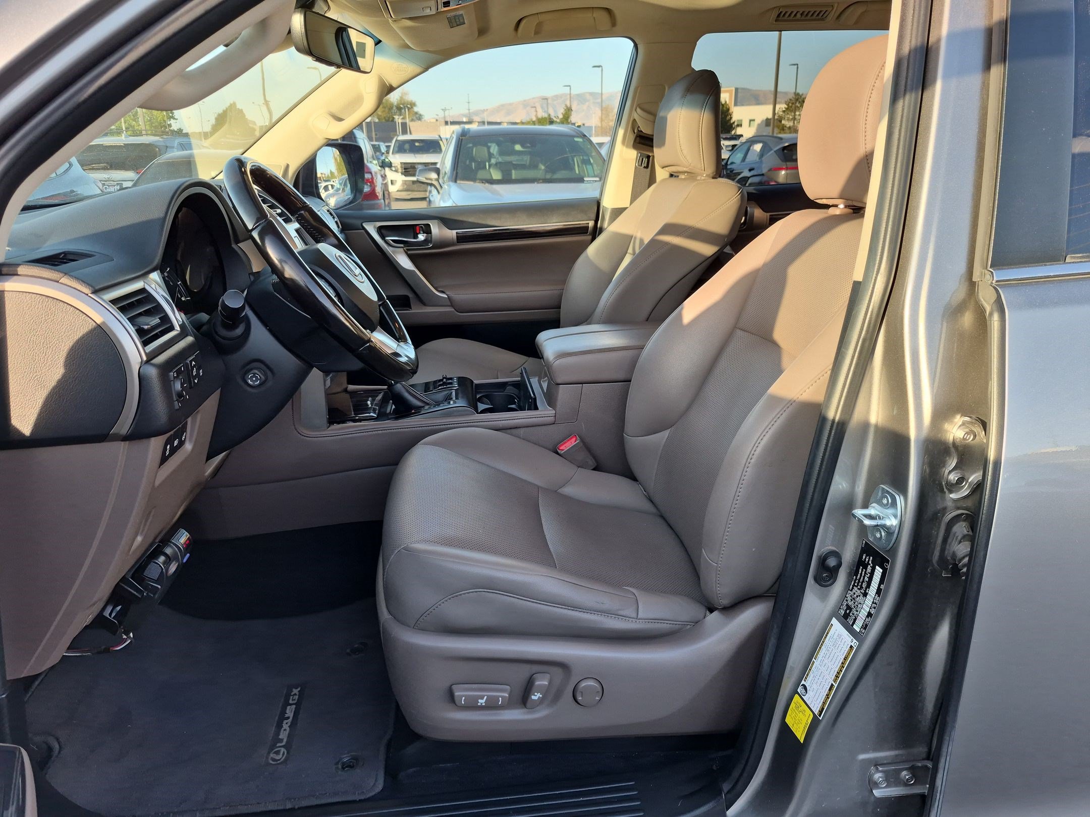 Used 2021 Lexus GX 460 Premium w/ Premium Package AWD/4WD image 17