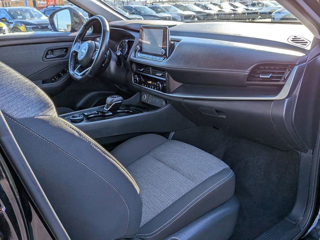 Used 2022 Nissan Rogue S image 21