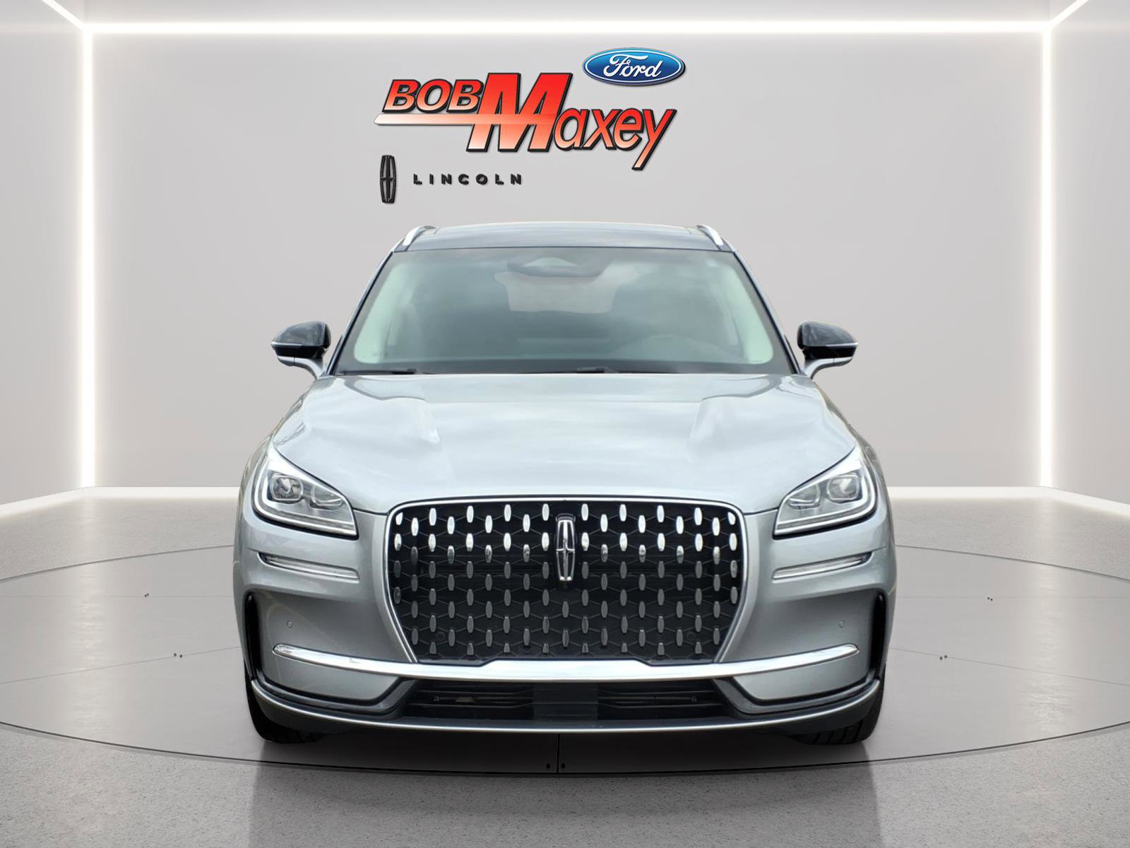 Used 2023 Lincoln Corsair Reserve w/ Equipment Group 201A AWD/4WD image 2