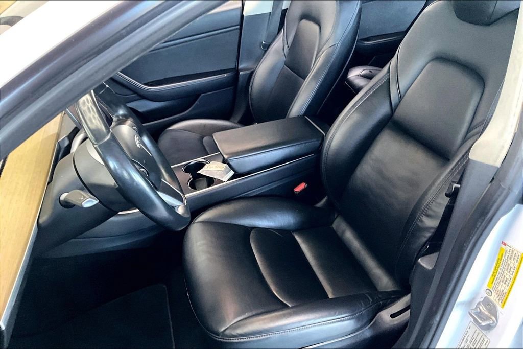 Used 2019 Tesla Model 3 Standard Range Plus image 19