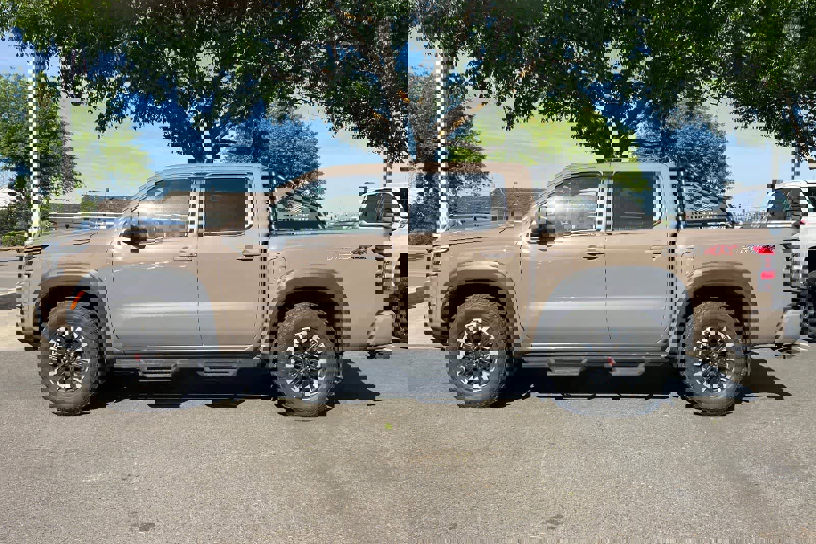 Used 2023 Nissan Frontier PRO-4X w/ Technology Package image 6