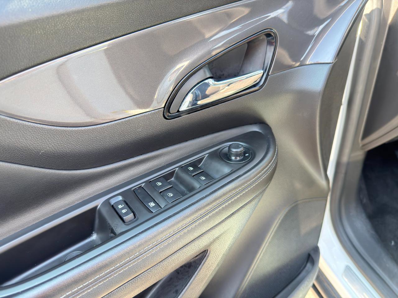 Used 2020 Buick Encore Preferred FWD image 32