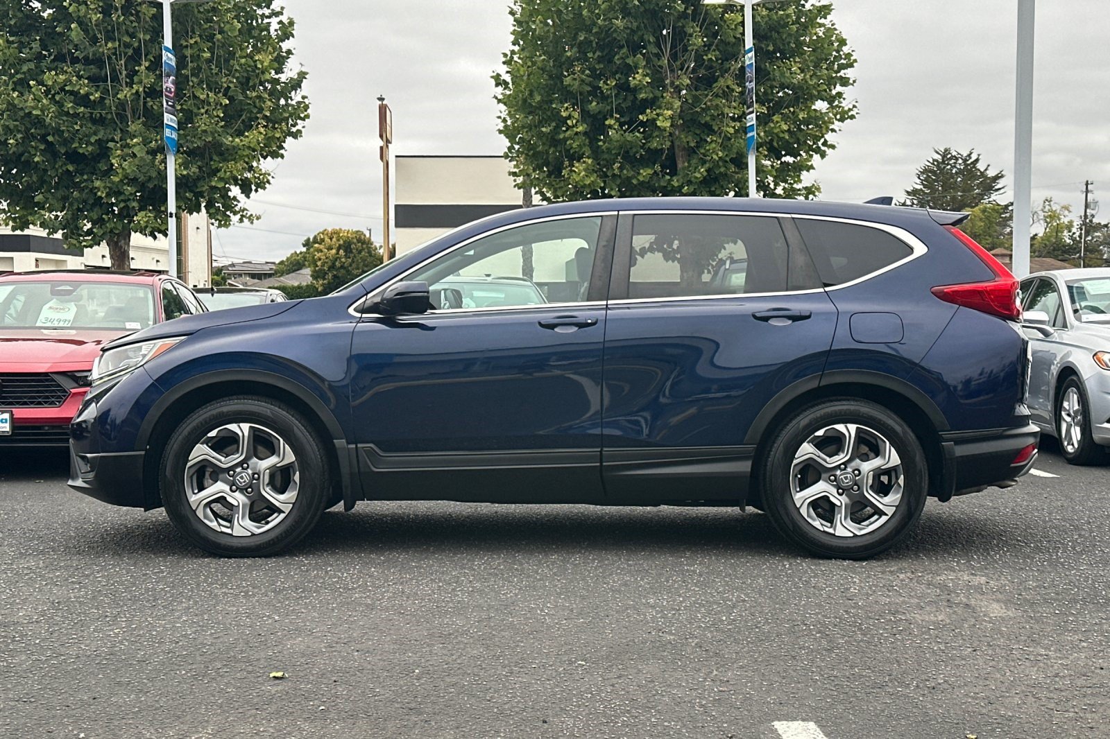 Used 2017 Honda CR-V EX-L image 2