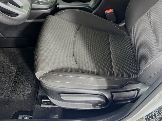 Used 2020 Kia Forte LXS FWD image 19