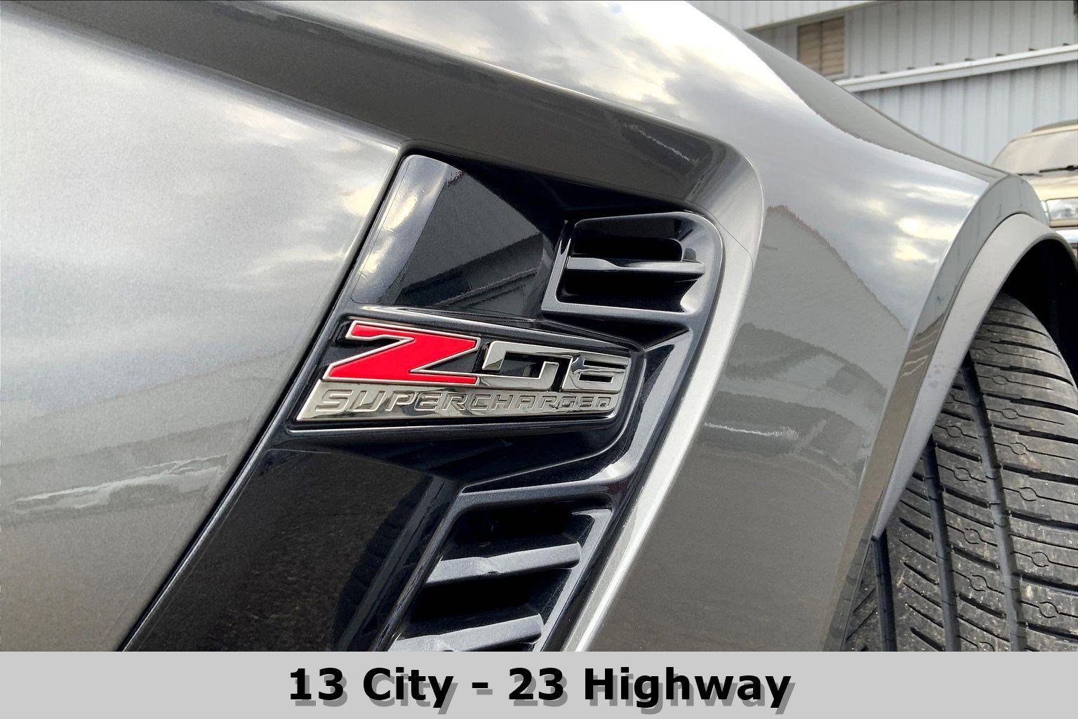 Used 2016 Chevrolet Corvette Z06 w/ 3LZ Preferred Equipment Group image 8