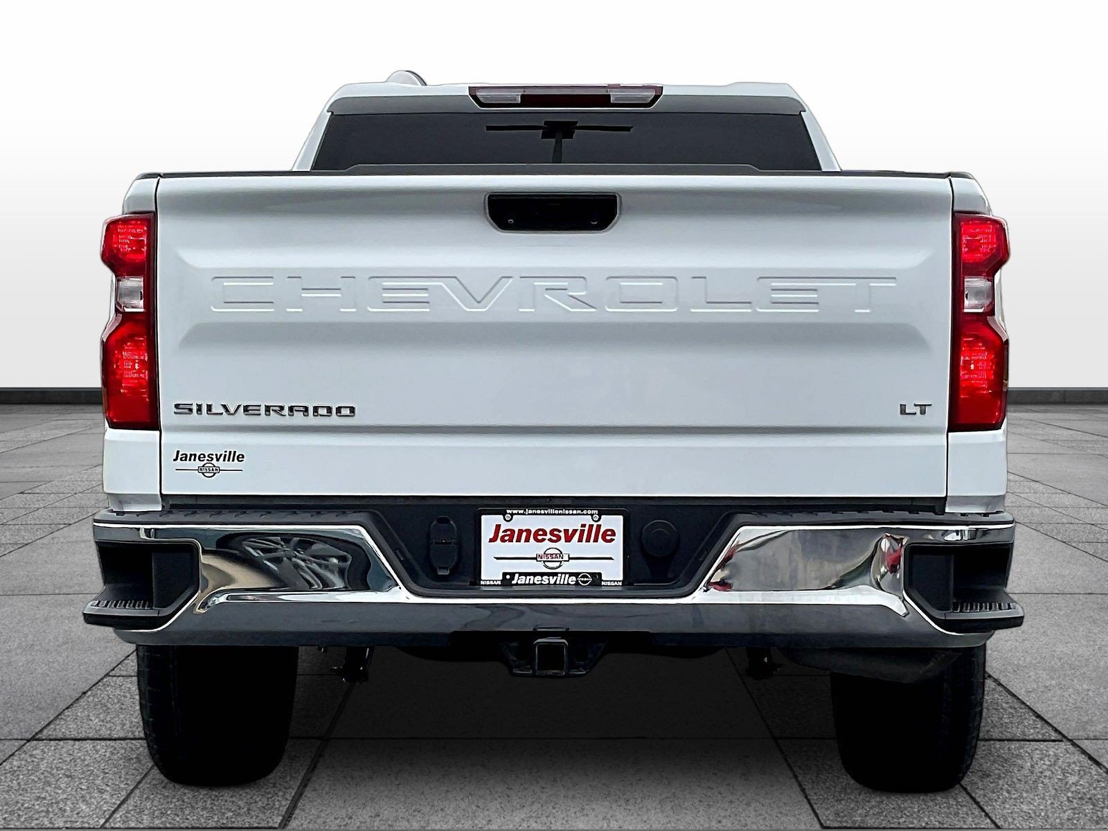 Used 2023 Chevrolet Silverado 1500 LT AWD/4WD image 6