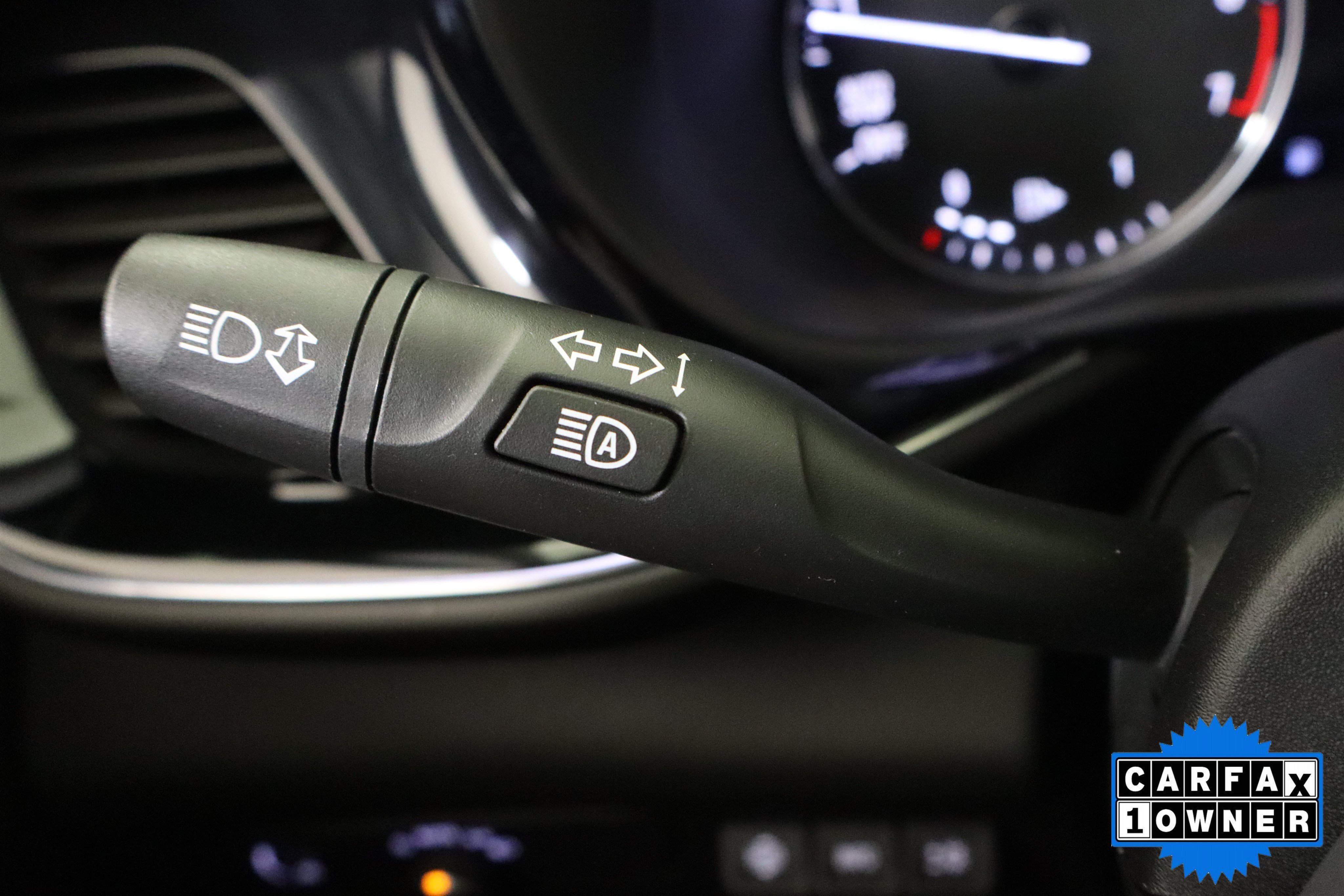 Used 2023 Buick Envision Avenir AWD/4WD image 32