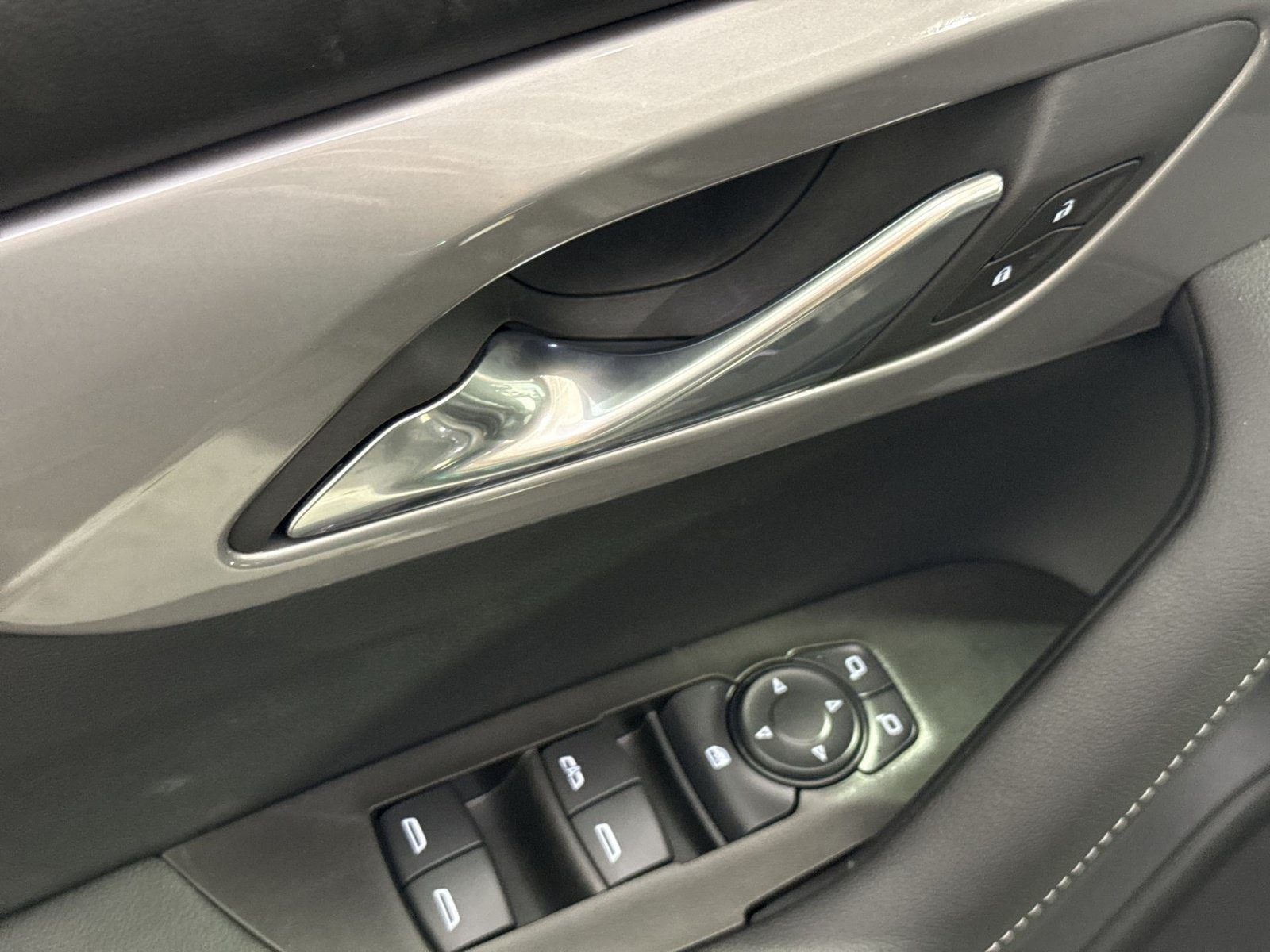 New 2026 Chevrolet Blazer LT w/ Convenience Package FWD image 16