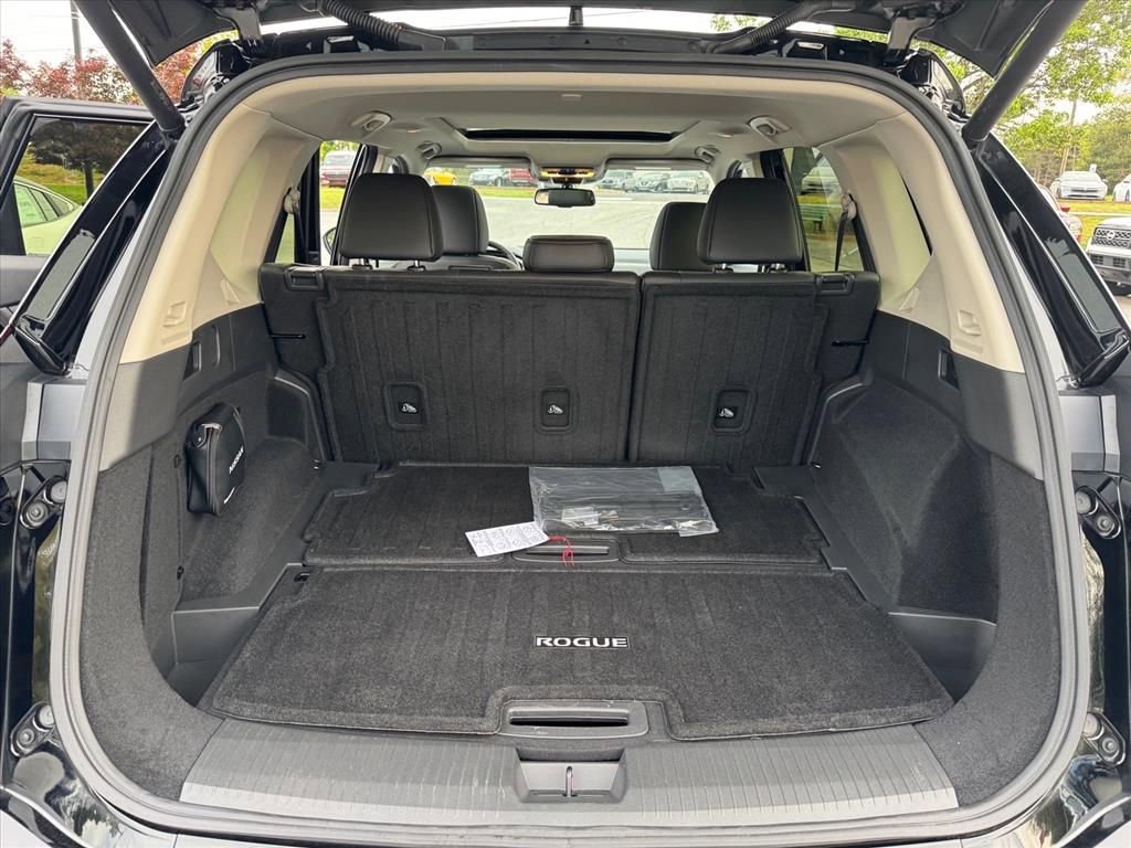 Certified 2025 Nissan Rogue Platinum w/ Platinum Premium Package image 10
