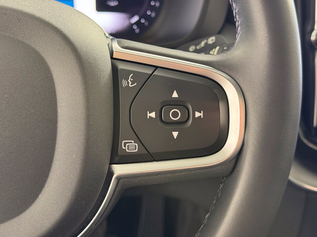 Certified 2023 Volvo XC60 B5 Core w/ Climate Package AWD/4WD image 30