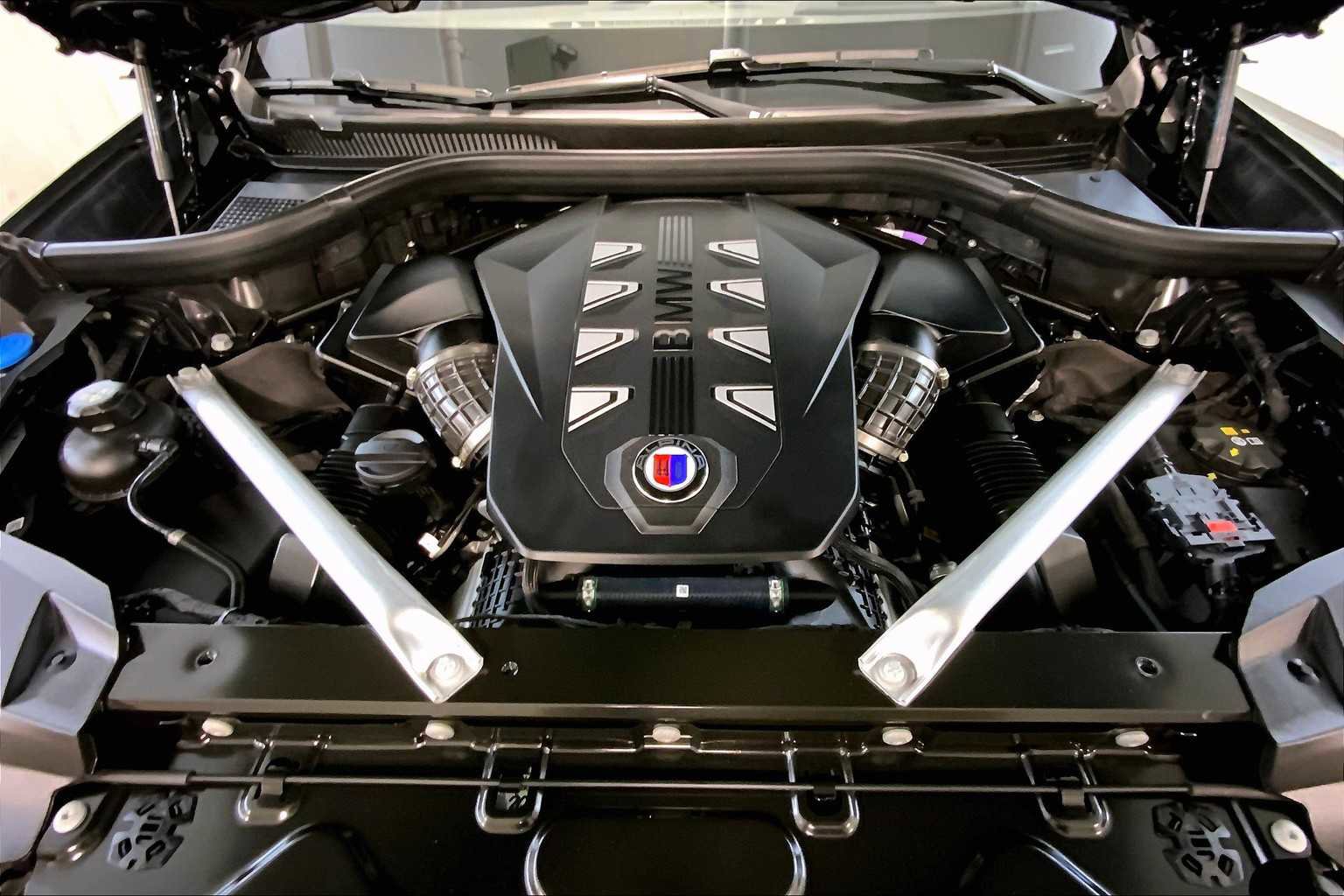 Used 2026 BMW ALPINA XB7 image 16