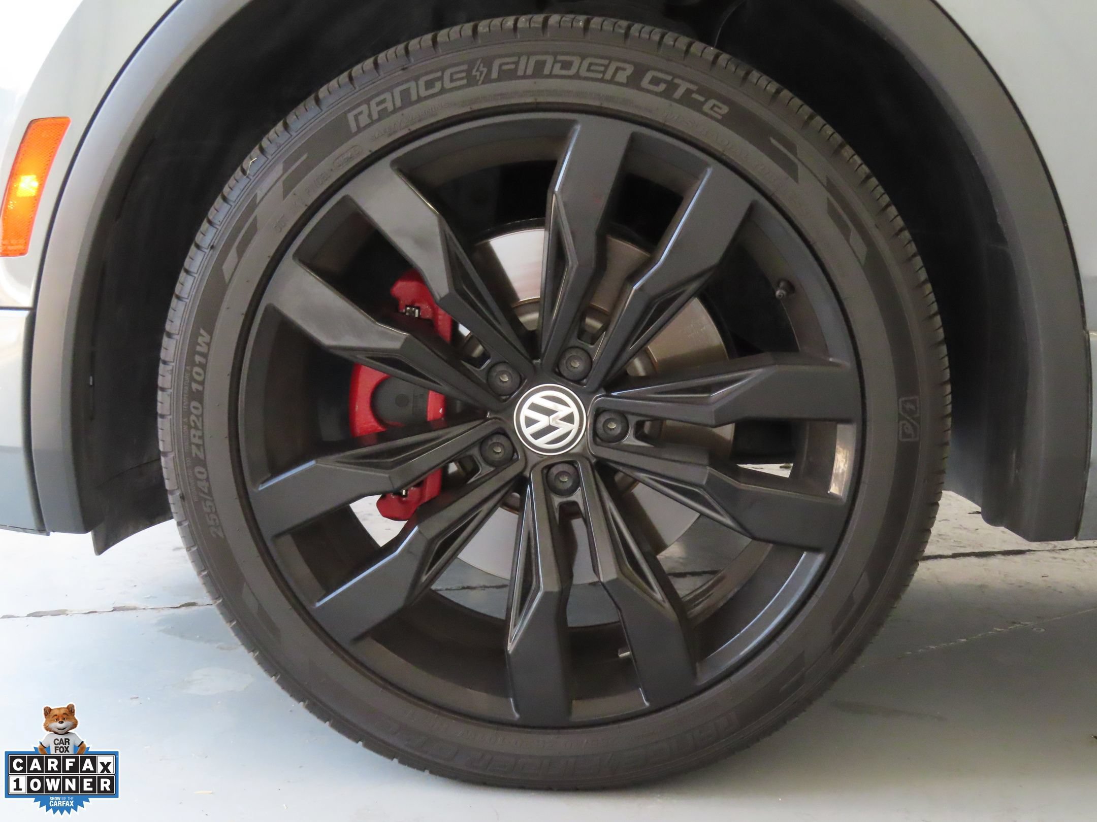 Used 2021 Volkswagen Tiguan SE R-Line FWD image 30