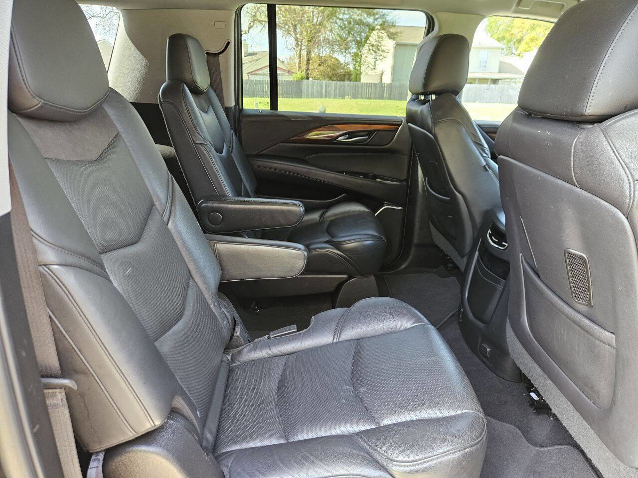 Used 2019 Cadillac Escalade ESV 4WD image 15
