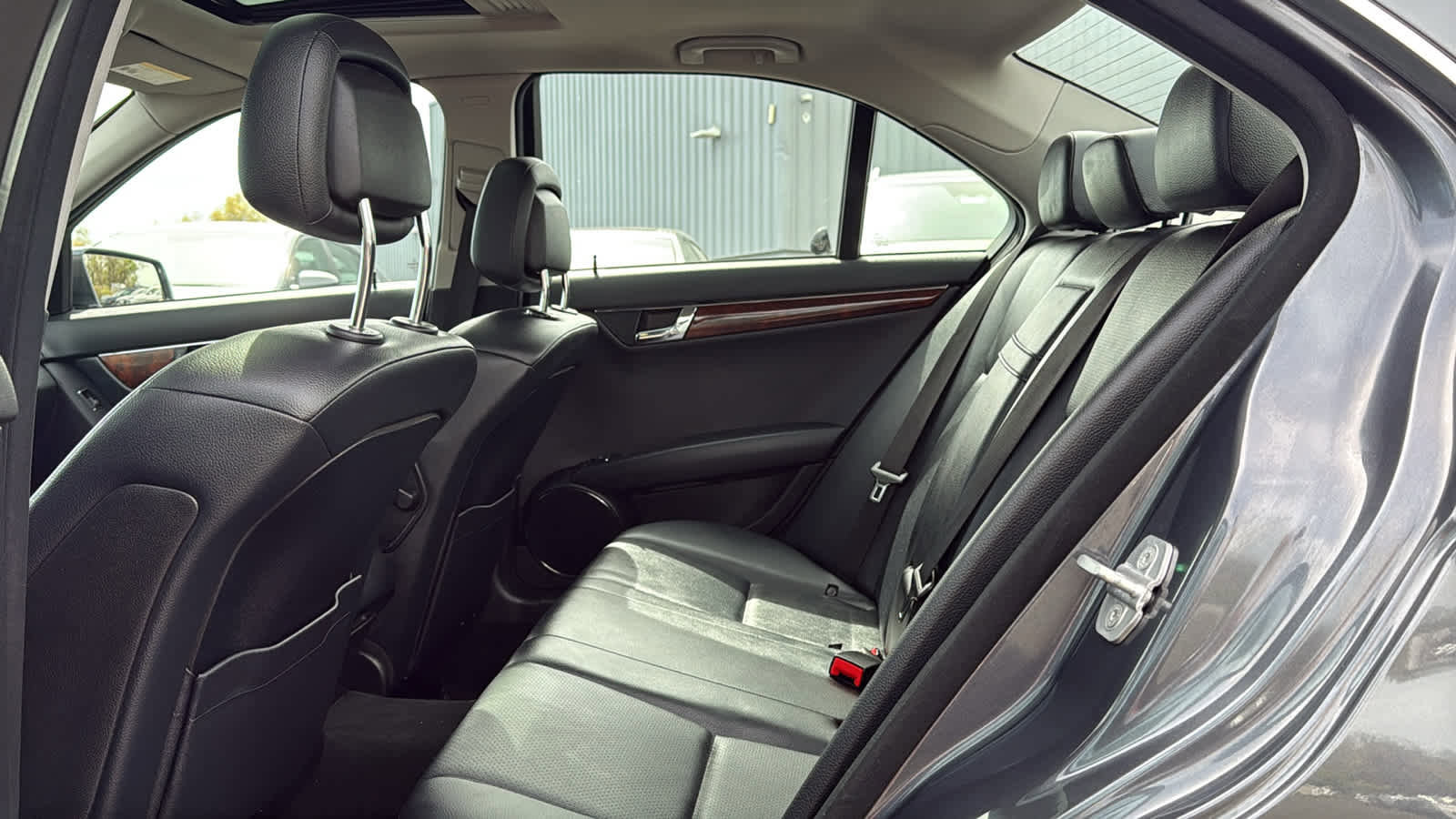 Used 2010 Mercedes-Benz C 300 4MATIC Sedan image 23