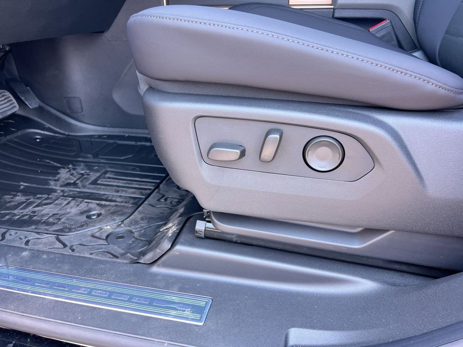 New 2025 GMC Hummer EV 2X image 13