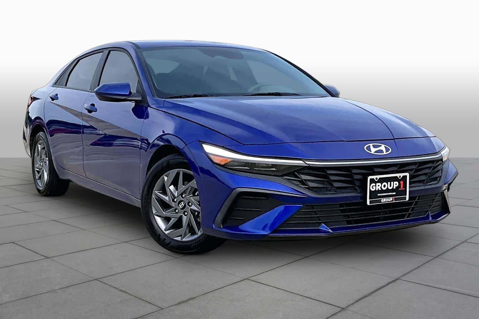 Certified 2024 Hyundai Elantra SEL FWD image 3