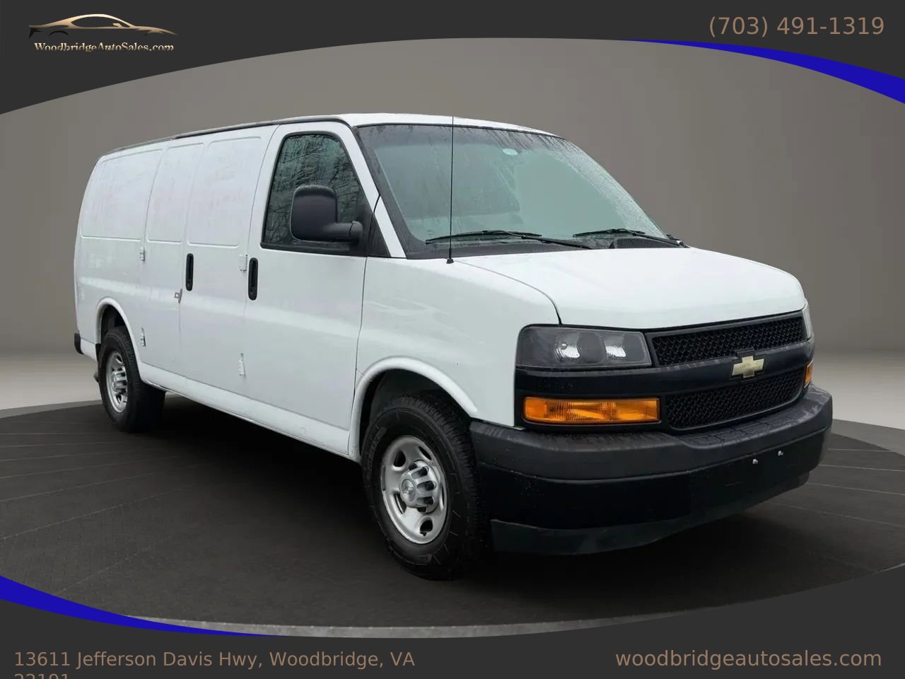Used 2019 Chevrolet Express 2500 Van 3D w/ Communications Package image 3
